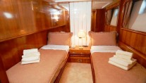 Dynasty - Twin cabin